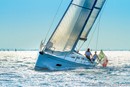 Italia Yachts Italia 12.98 en navigation Image issue de la documentation commerciale © Italia Yachts