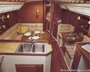 Catalina Yachts Catalina 36 MkI interior and accommodations Picture extracted from the commercial documentation © Catalina Yachts