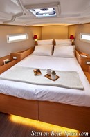 Jeanneau Sun Odyssey 410 interior and accommodations Picture extracted from the commercial documentation © Jeanneau